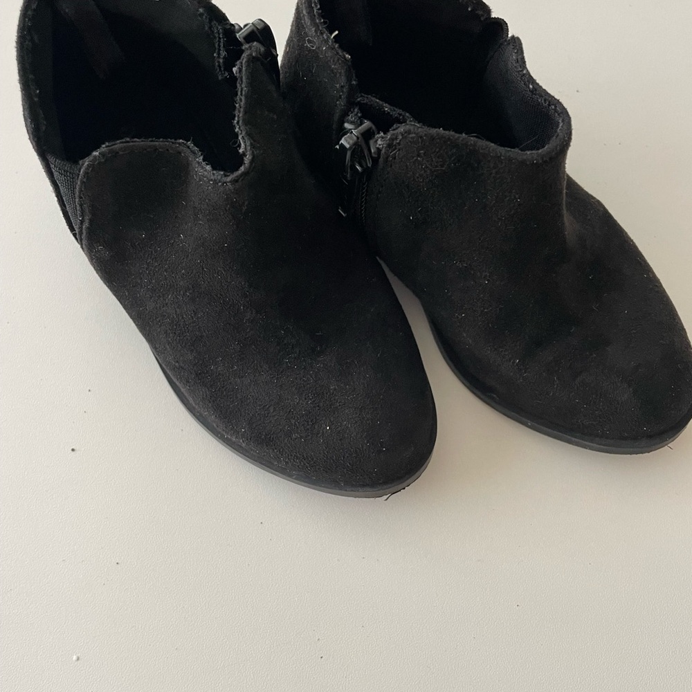 Old Navy Kids Black Suede Boots